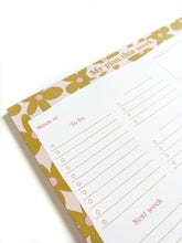 Load image into Gallery viewer, golden daisy deskpad